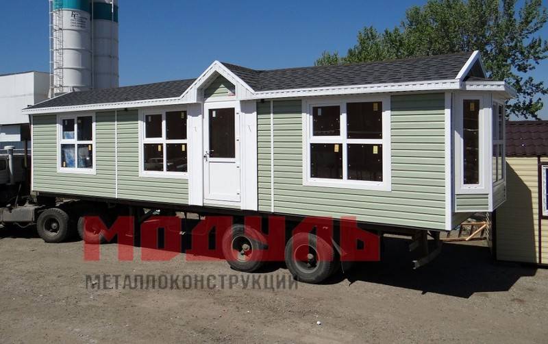 Дачный дом размером 12х3х3 м