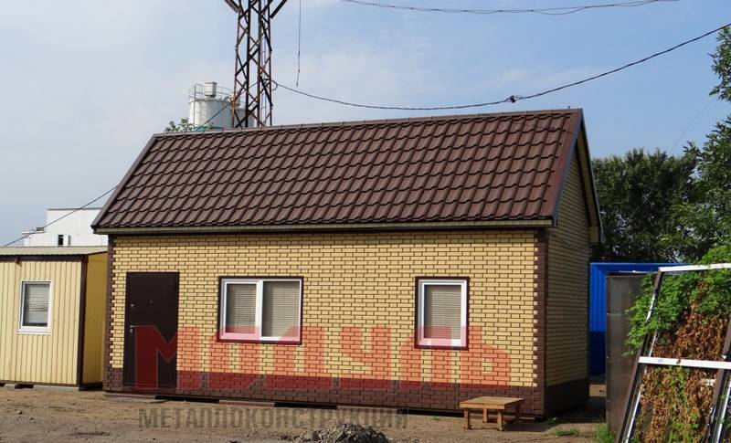 Дачный домик размером 8х3х4 м с сан узлом