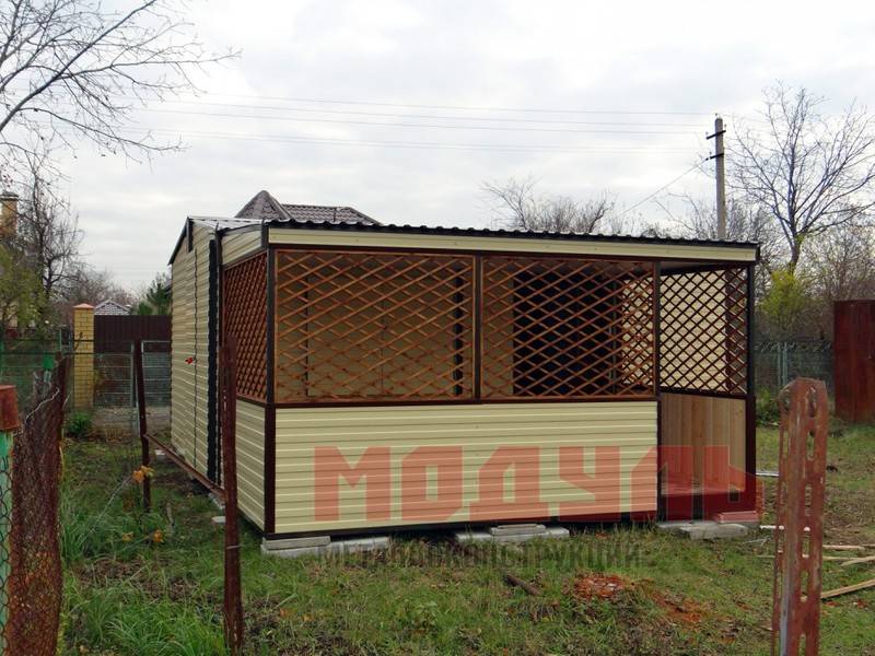 Дачный домик размером 5х6х3 м с верандой размером 4х2,5х2,6 м