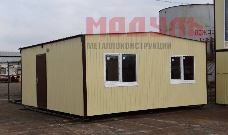 Дачный домик размером 6х7х3 м, две комнаты, кухня, прихожая и санузел