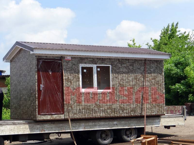 Дачный домик размером 6х3,5х3 м, комната и санузел