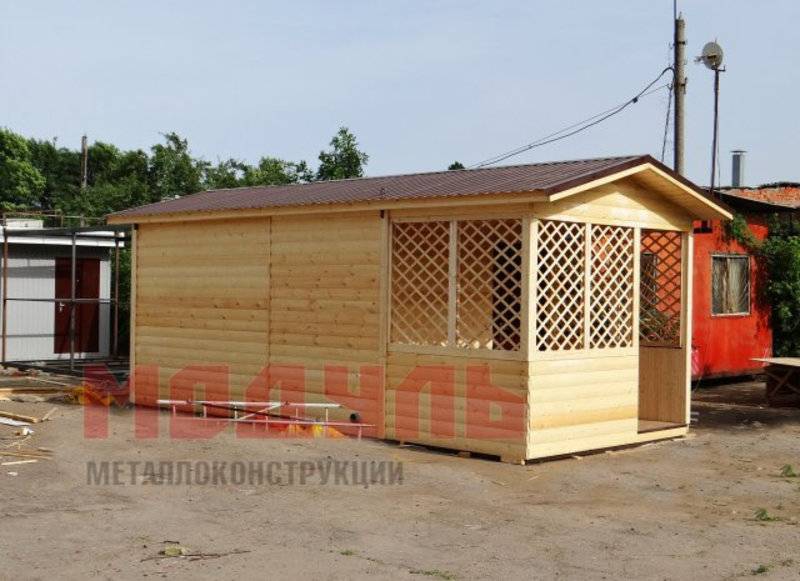 Дачный домик размером 7х3х3 м с верандой