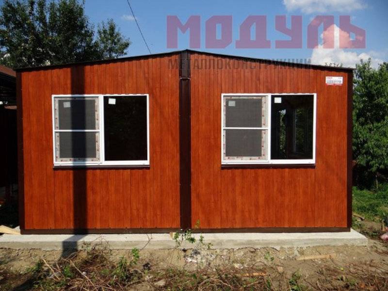 Дачный домик размером 6х5х3 м, две комнаты, кухня, прихожая и санузел