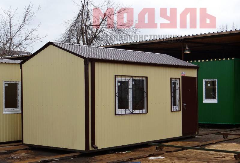 Дачный домик размером 7х3х3 м, прихожая, санузел и комната