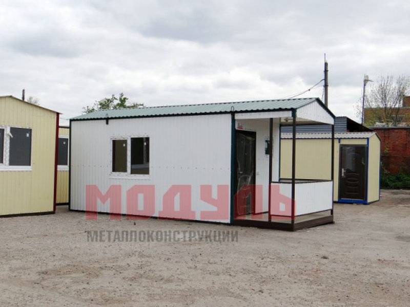 Садовый домик с верандой размером 7х2,5х3 м