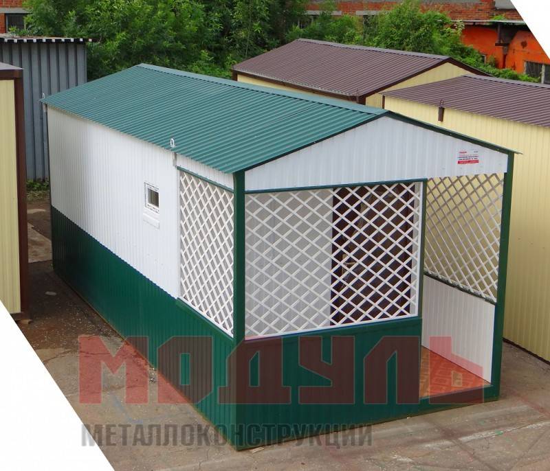 Садовый домик размером 7х3х3 м, утепленный, поделен на веранду, кухню и комнату