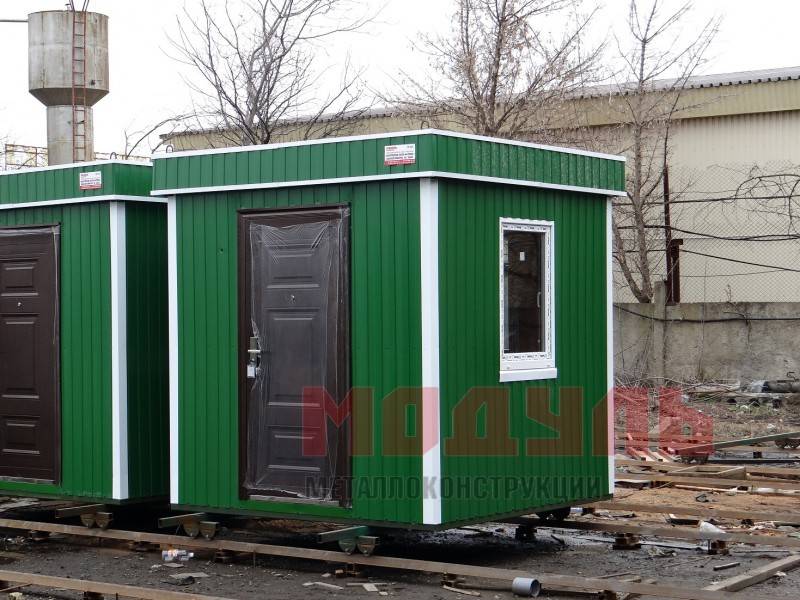Пост охраны размером 2,4х2,4х2,7 м, утепленный с окнами на три стороны (A2681)
