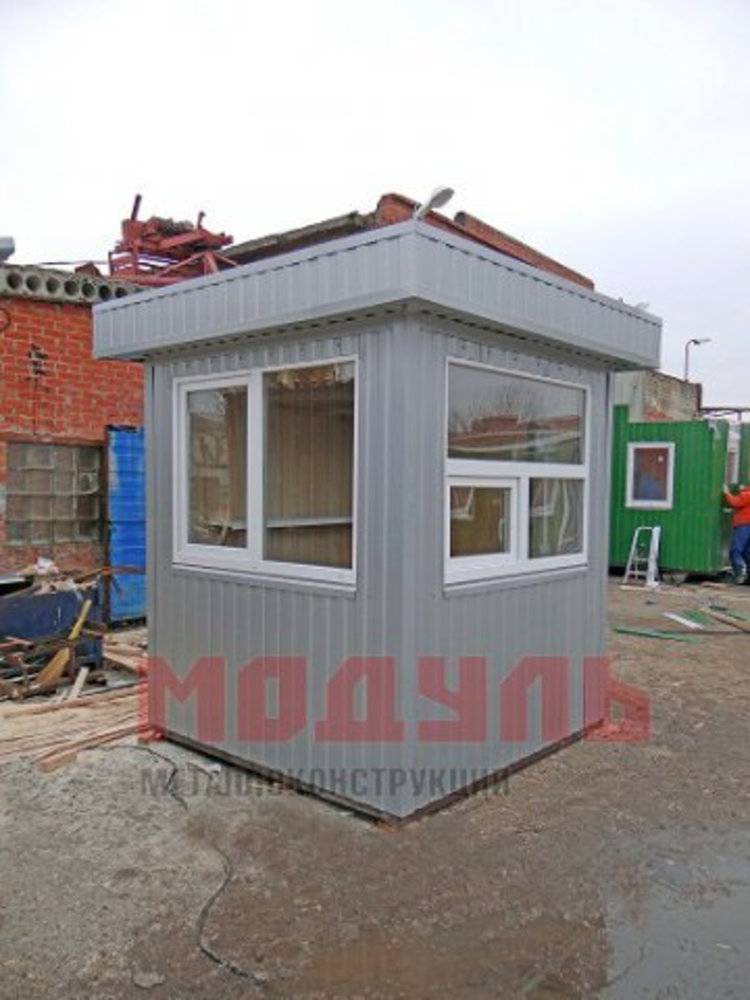 Пост охраны размером 2,4х2,4х2,7м, утепленный, с двумя окнами (A2693)