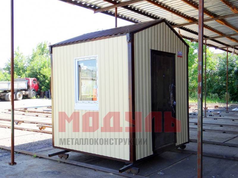 Пост охраны размером 2,4х2,4х2,7 м, утепленный, с двумя окнами (A2695)