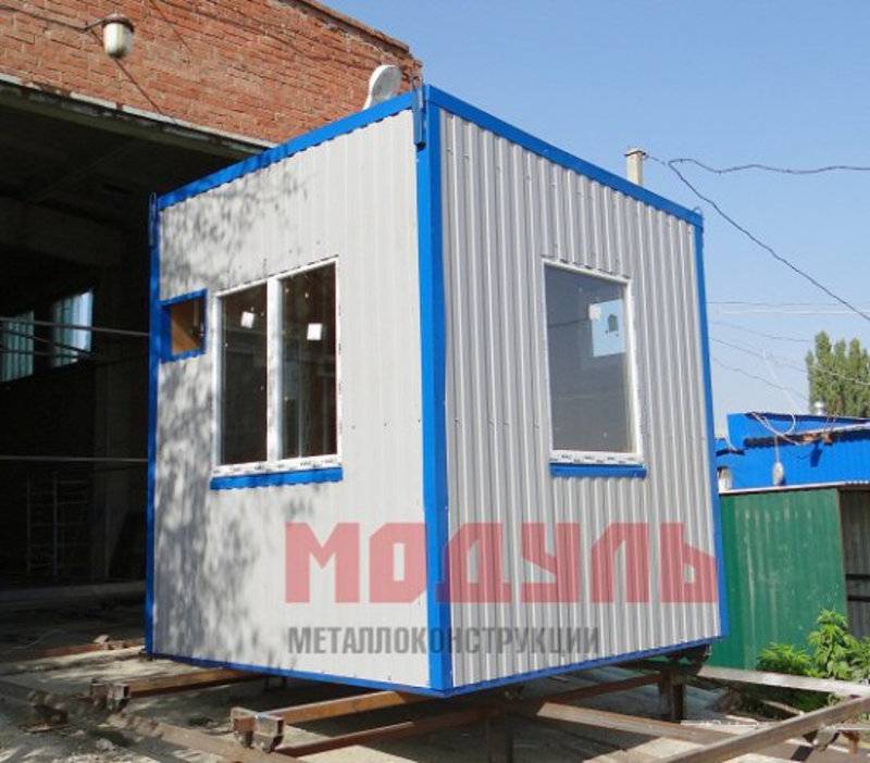 Пост охраны размером 2,4х2,4х2,7 м, утепленный, с двумя окнами (A2745)
