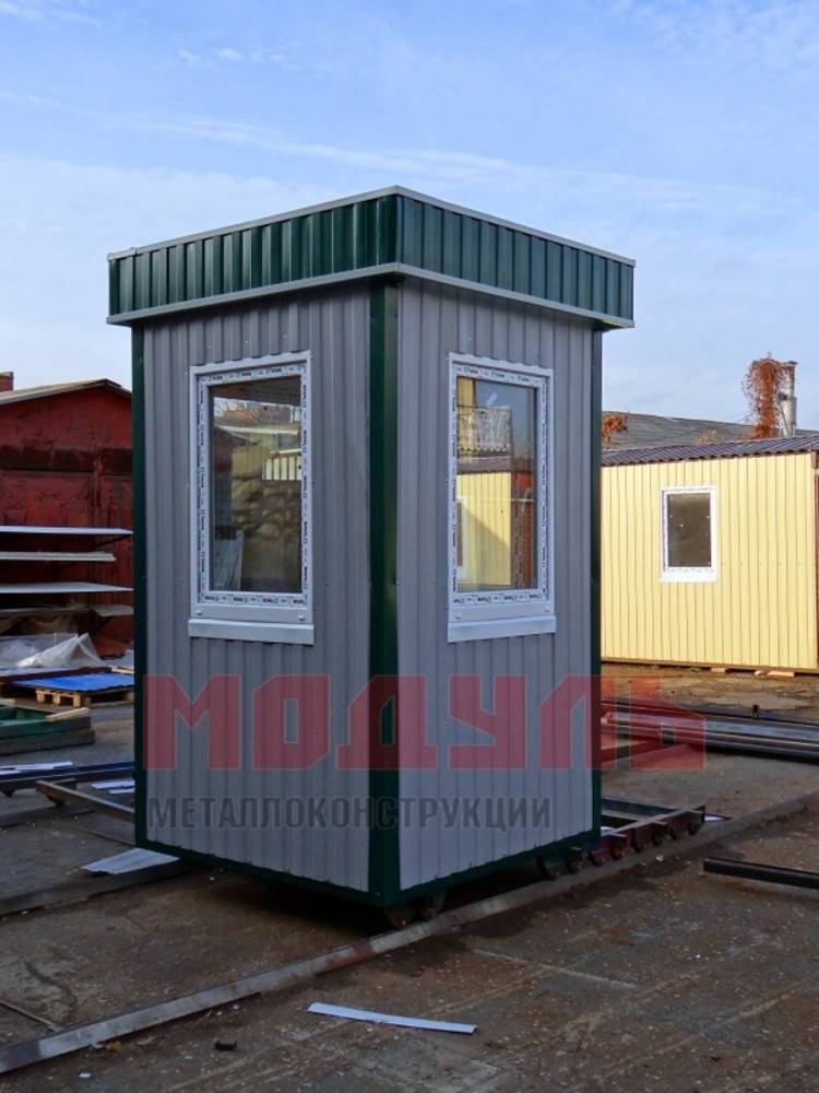 Пост охраны размером 1,5х1,5х2,7 м, утепленный, с двумя окнами (A2772)